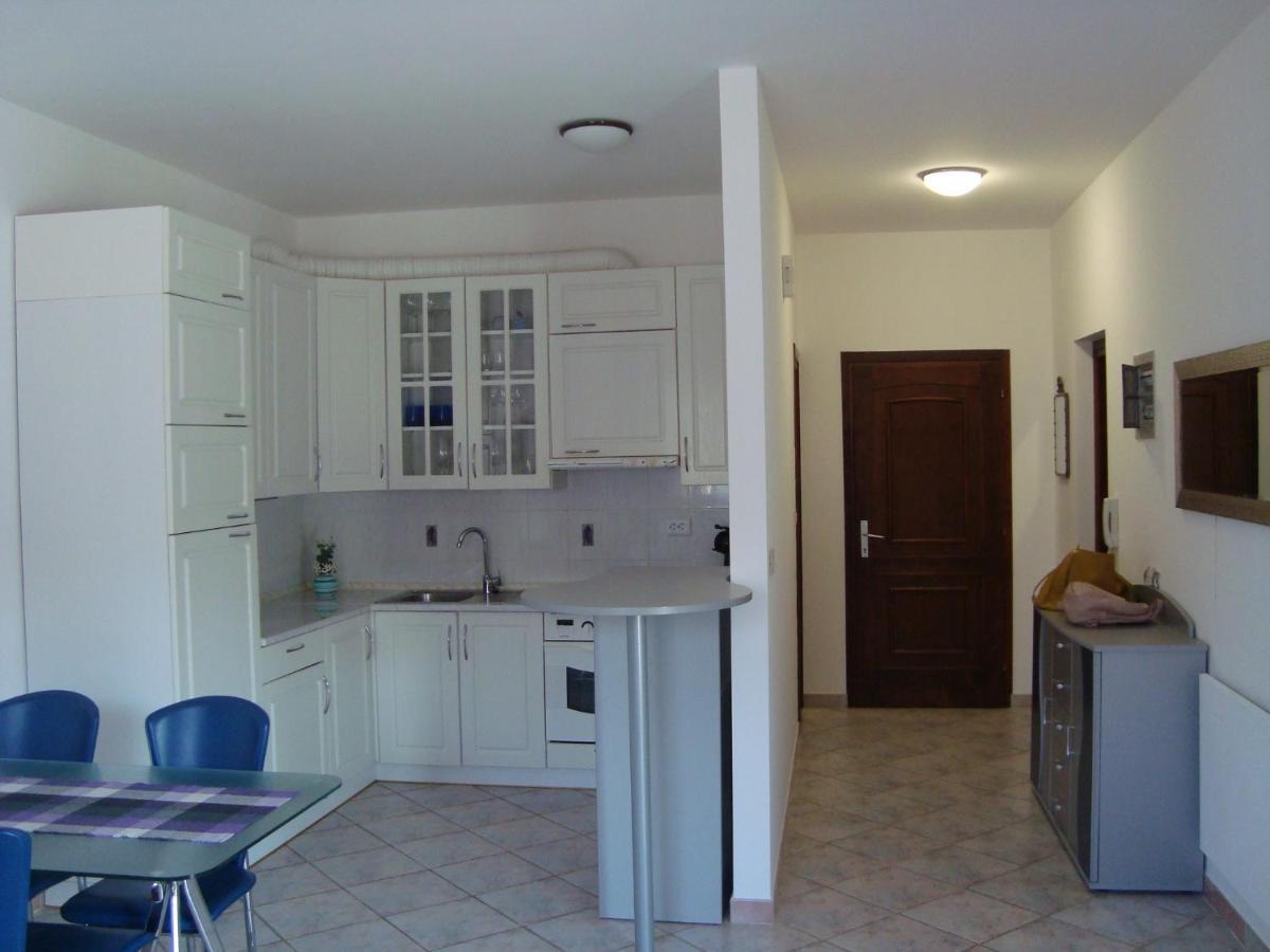 Apartman Carmen Crveni Vrh Exteriör bild